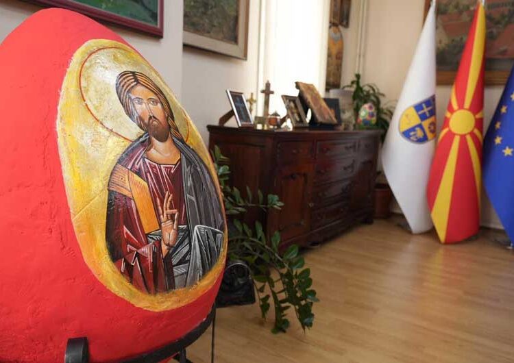 Градоначалникот Костадинов си доби големо Велигденско јајце од ученици во „Видое Подгорец“