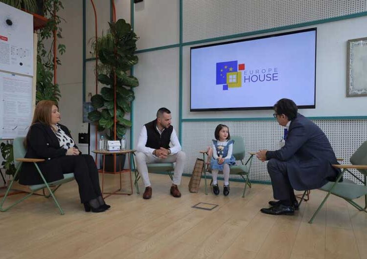 Претседателот Стево Пендаровски во Струмица ја посети семејната куќа на поранешниот претседател Борис Трајковски