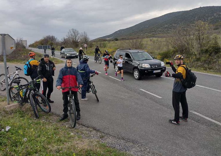 Во чест на фудбалската легенда Благој Истатов ултрамаратонецот Николчо Ѓоргиев трчаше и возеше велосипед од Струмица до Дојран