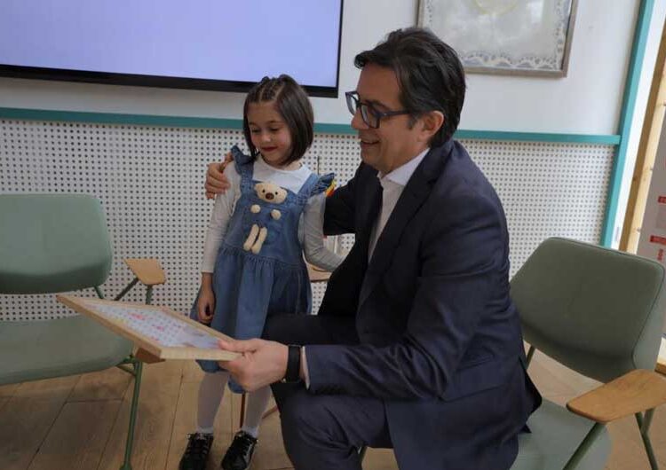 Претседателот Стево Пендаровски во Струмица ја посети семејната куќа на поранешниот претседател Борис Трајковски