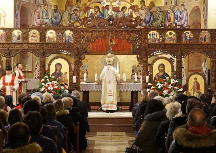 Католиците во Струмица го дочекаа Христовото воскресение во Катедралната црква „Успение на Пресвета Богородица“