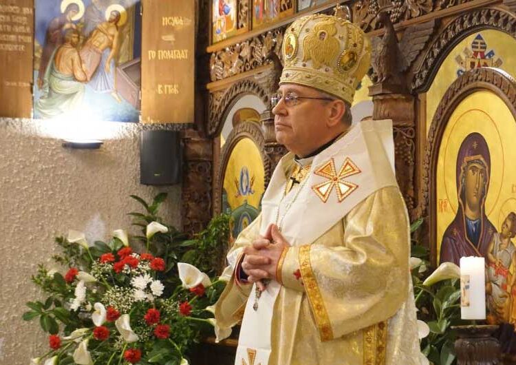 Католиците во Струмица го дочекаа Христовото воскресение во Катедралната црква „Успение на Пресвета Богородица“