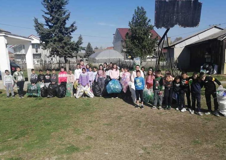 Во Општина Босилово собрани 1000 килограми пластика – за возврат граѓаните добија овошни садници од општината