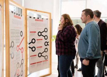 Во „Европската куќа“ во Струмица отворена мултимедијалната изложба „Стаклена соба