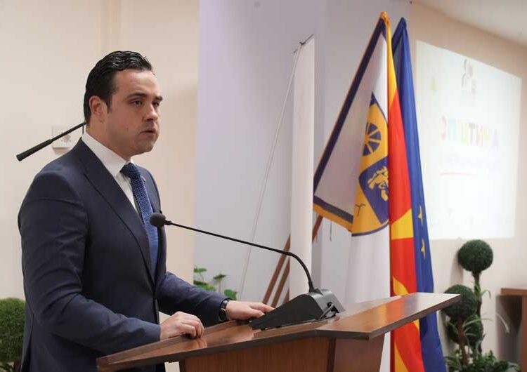 Градоначалникот Костадинов и младите разговараа за формирањето на Локален Младински совет