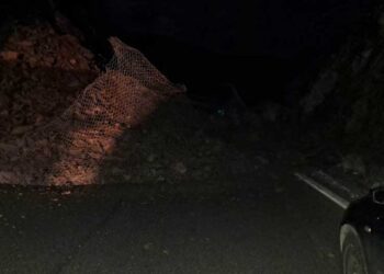 Ако патувате кон Скопје: Во прекин автопатот на делницата Велес – Катланово има одрон на камења