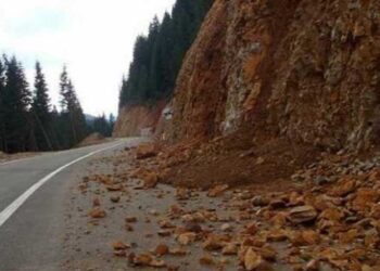 Внимавајте ако патувате кон Суви Лаќи и Берово – одрони на овој патен правец