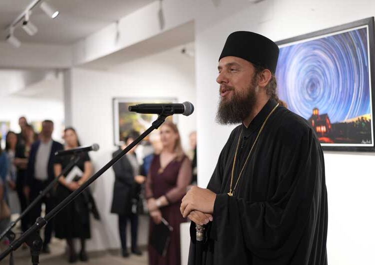 „Во мир и во тишина“ во Градската Уметничка галерија „Елеуса Фондација“ постави изложба на отец Гаврил