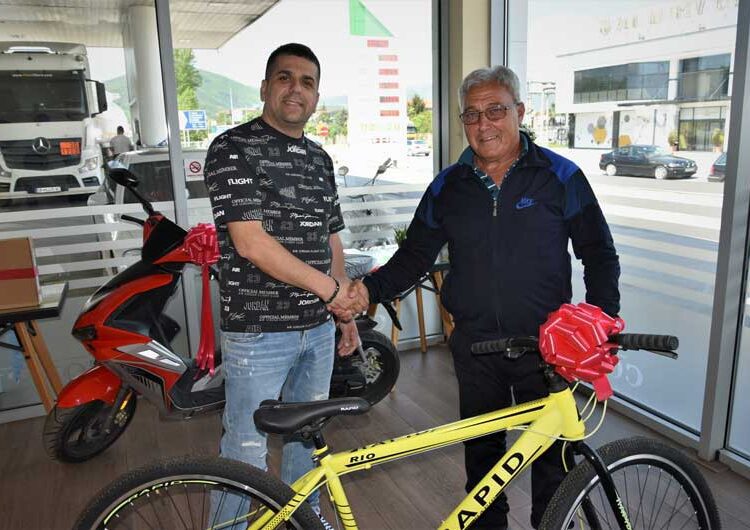 Среќните добитници си ги подигнаа наградите – „БЕНЗОИЛ“ продолжува да Ве наградува до крајот на годината