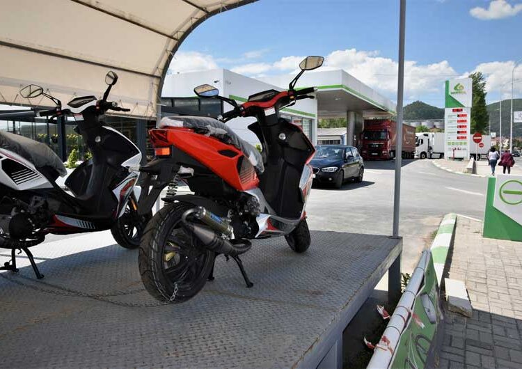 Среќните добитници си ги подигнаа наградите – „БЕНЗОИЛ“ продолжува да Ве наградува до крајот на годината