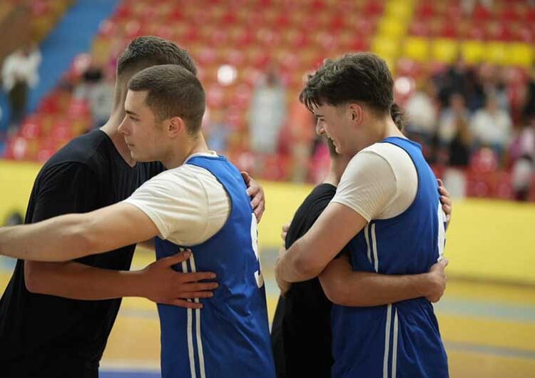 Екипата на III година – Гимназиско најдобри кошаркари на првиот турнир на СОУ „Јане Сандански“