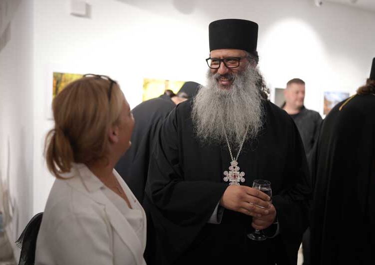 „Во мир и во тишина“ во Градската Уметничка галерија „Елеуса Фондација“ постави изложба на отец Гаврил