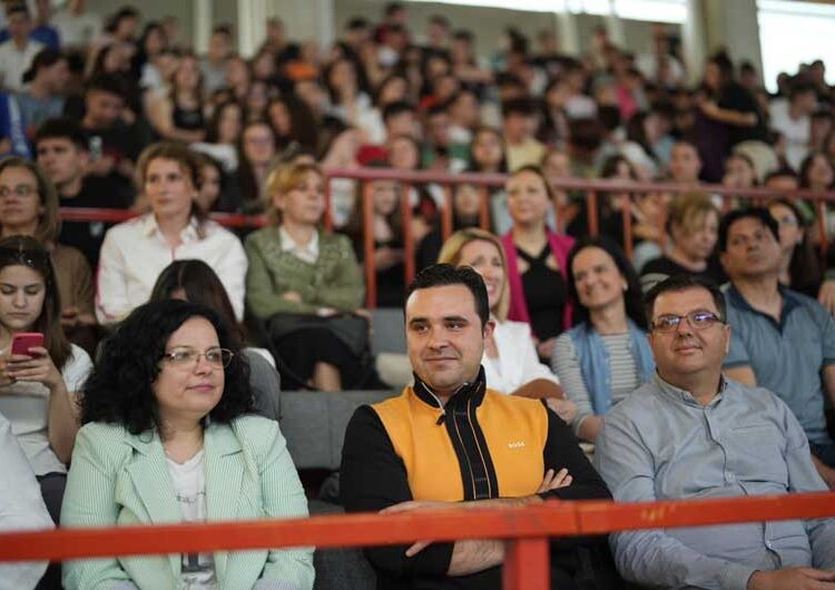 Екипата на III година – Гимназиско најдобри кошаркари на првиот турнир на СОУ „Јане Сандански“