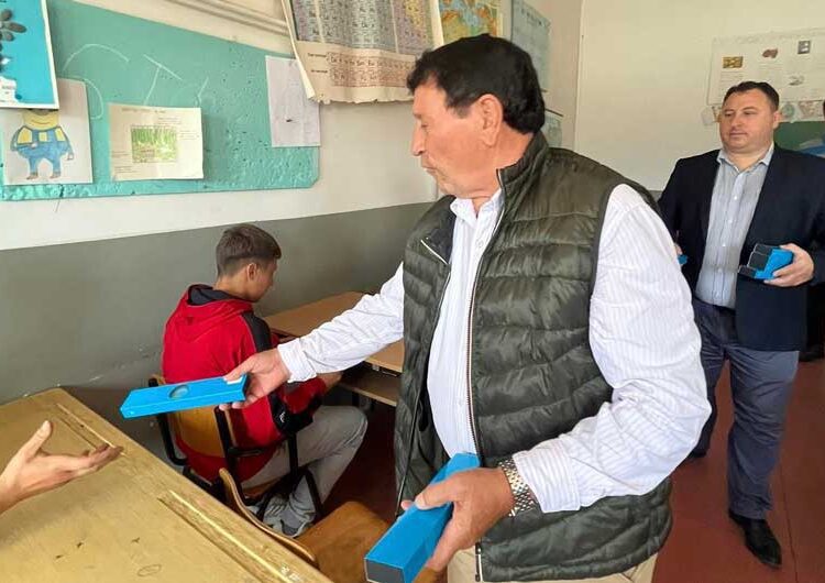 Полуматурантите од општина Босилово добија рачен часовник