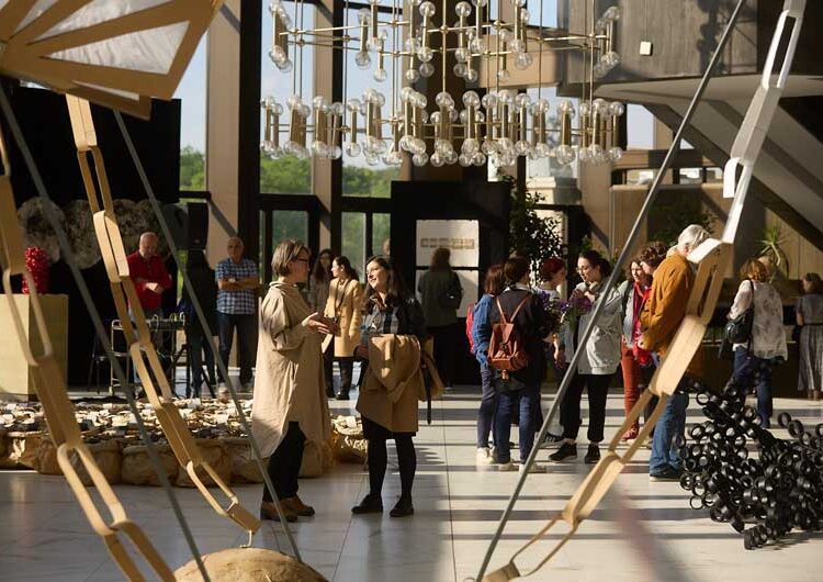 Кристина Зимбакова меѓу 60-те уметници на Софискиот фестивал за хартиена уметност