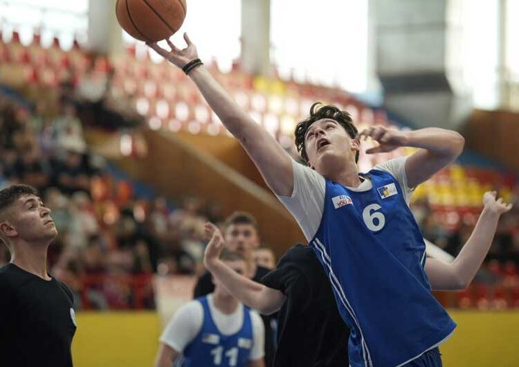 Екипата на III година – Гимназиско најдобри кошаркари на првиот турнир на СОУ „Јане Сандански“