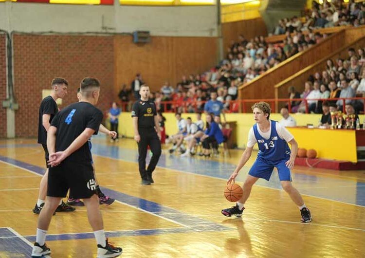 Екипата на III година – Гимназиско најдобри кошаркари на првиот турнир на СОУ „Јане Сандански“