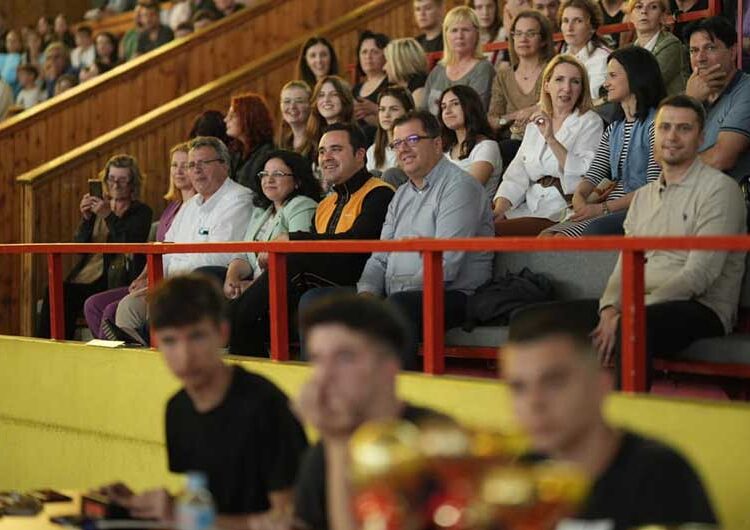 Екипата на III година – Гимназиско најдобри кошаркари на првиот турнир на СОУ „Јане Сандански“