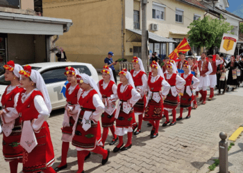 Ѓурѓовденски средби во Ново Село – поворка на играорци и фоклорни настапи во пресрет на празникот на селото