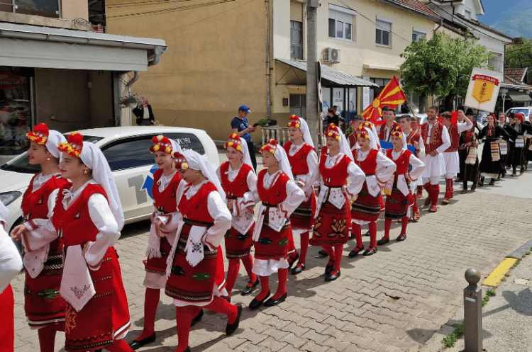 Ѓурѓовденски средби во Ново Село – поворка на играорци и фоклорни настапи во пресрет на празникот на селото