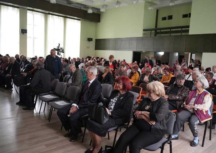 Пензионери од регионот играа и пееја на 21-та Регионална ревија во Струмица