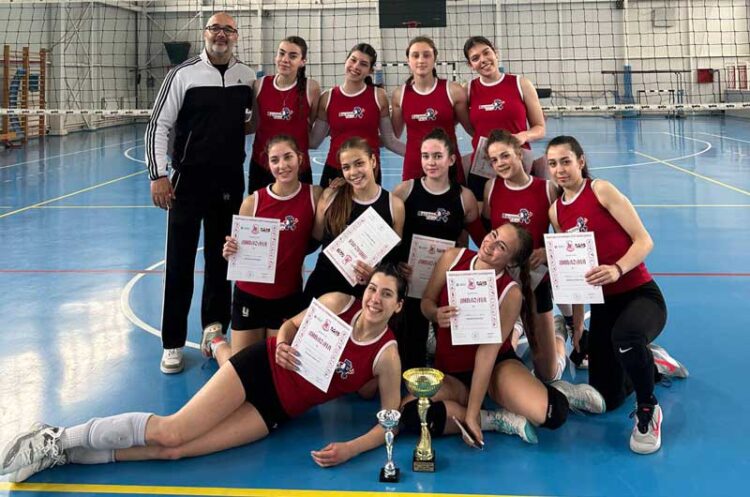 Одбојкарките на СОУ „Јане Сандански“ – шампионки, Добрина Хаџитосева – најдобра одбојкарка