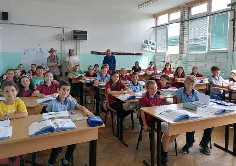 На вториот ден од „Средби под јаворите“ – книжевна трибина и средби на писателите