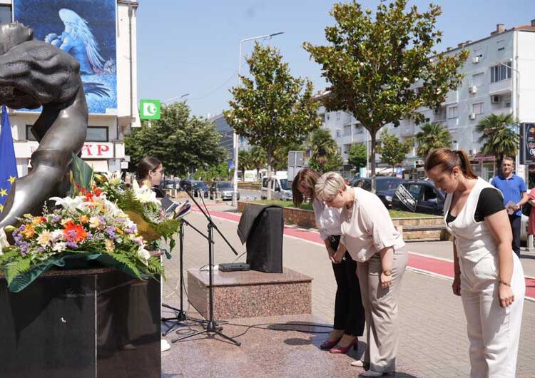 Одбележување: 22 години од убиството на македонските бранители Атанас Јанев и Кољо Китанов