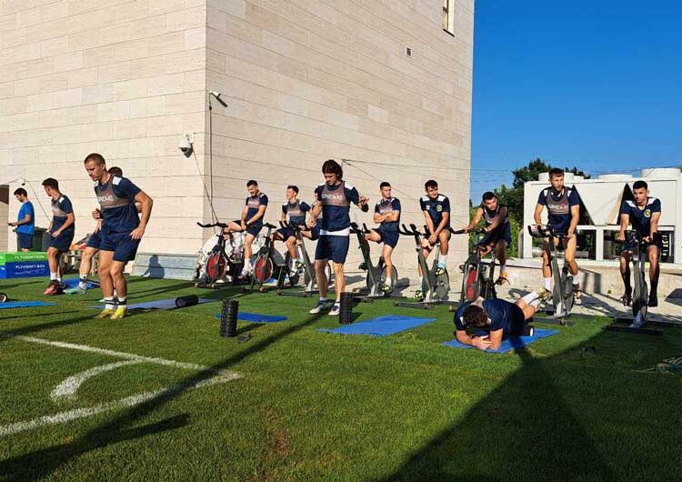 ФК „Академија Пандев Брера Струмица“ со стручен тим од Италија ги почна подготовките – Горан Пандев ги следеше на тренингот