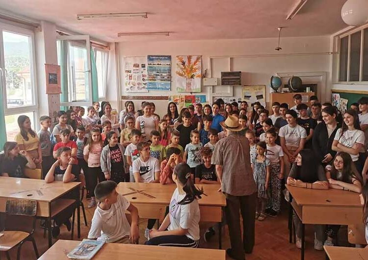 На вториот ден од „Средби под јаворите“ – книжевна трибина и средби на писателите