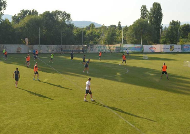 ФК „Академија Пандев Брера Струмица“ со стручен тим од Италија ги почна подготовките – Горан Пандев ги следеше на тренингот