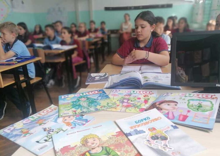 На вториот ден од „Средби под јаворите“ – книжевна трибина и средби на писателите