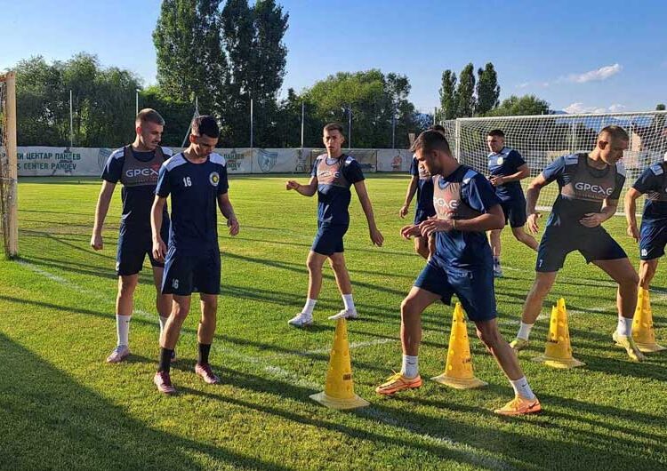 ФК „Академија Пандев Брера Струмица“ со стручен тим од Италија ги почна подготовките – Горан Пандев ги следеше на тренингот