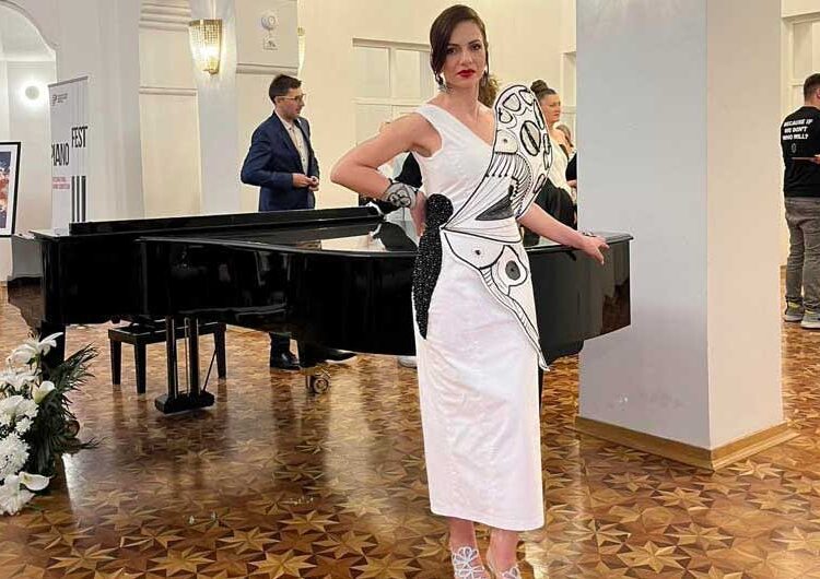 Мода, стил, убавина низ Офицерскиот дом во Битола – „Креативен ден 2023“, се претстави и струмичкото училиште „Никола Карев“