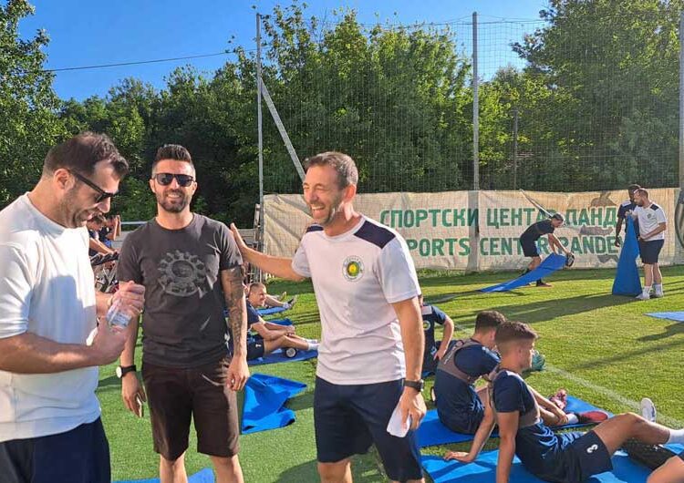 ФК „Академија Пандев Брера Струмица“ со стручен тим од Италија ги почна подготовките – Горан Пандев ги следеше на тренингот