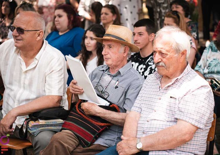 Завршија „Средбите под јаворите“ – Колешино полно со деца и писатели