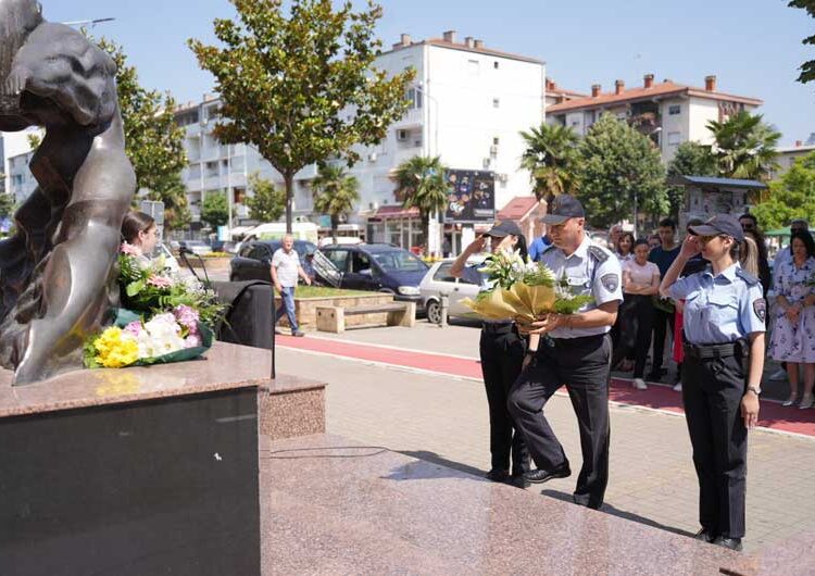 Одбележување: 22 години од убиството на македонските бранители Атанас Јанев и Кољо Китанов