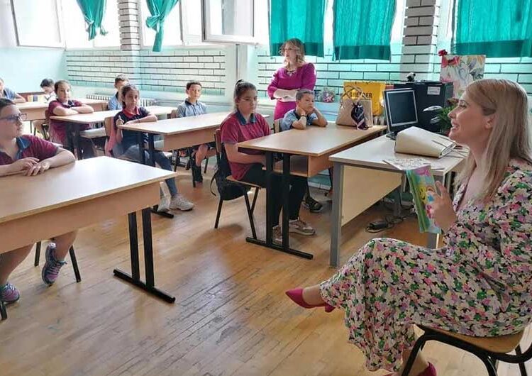 На вториот ден од „Средби под јаворите“ – книжевна трибина и средби на писателите