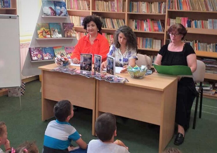 Во струмичката библиотека промовирана книга со песни за деца „Биди дете“ од Славица Андреева