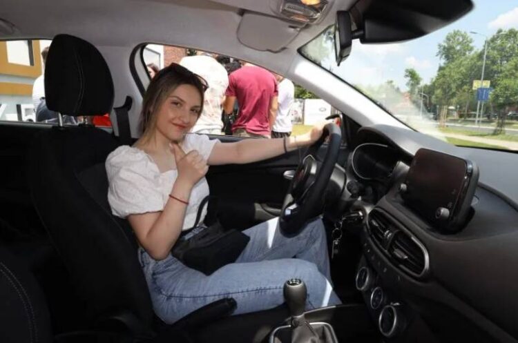 Славица Ангелова седна во автомобилот од „Гранд“, со него се враќа во Струмица