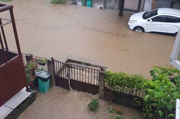 Струмица ја зафати силно невреме