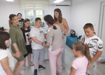 Новата ѕвезда на ГРАНД, Славица Ангелова се дружеше со децата со Даун синдром