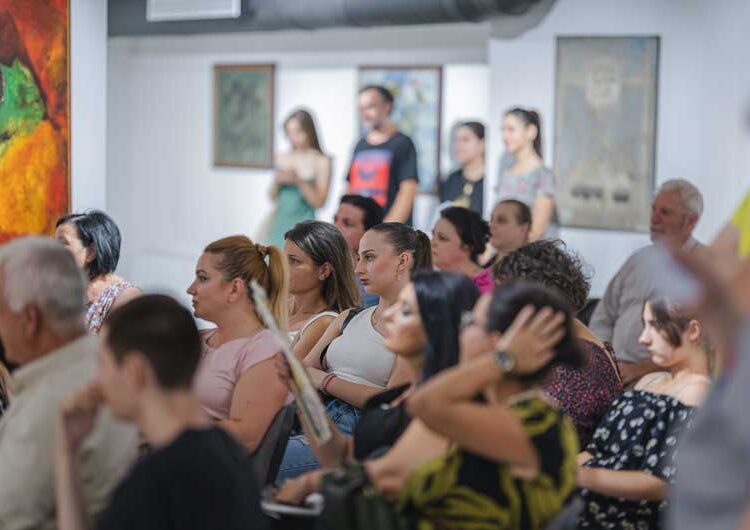 Струмичанката Виолета Танчева – Златева ја промовираше својата најнова книга „Раскази од минатиот век“