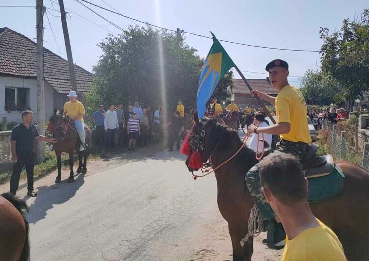 Коњаницата од Радово тргна кон славното Крушево