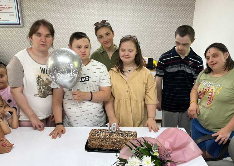 Новата ѕвезда на ГРАНД, Славица Ангелова се дружеше со децата со Даун синдром