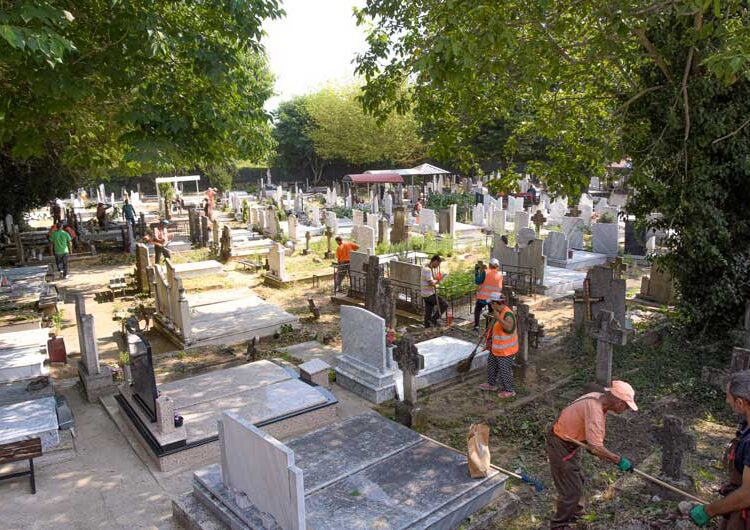 „Комуналец“ почна со генерално чистење на Градските гробишта во Струмица