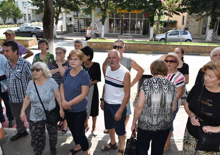 Струмичките пензионери освен што бараат линеарно покачување на пензиите бараат и оставка од Данче Даскаловска и Станка Трајкова