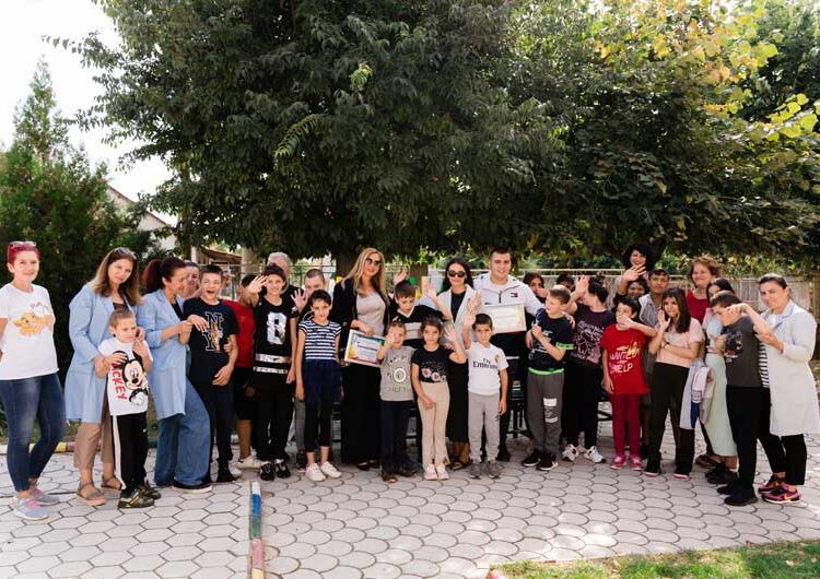 Учениците од ПОУ „Св. Климент Охридски“ во Ново Село добија донација – пакети со училишен прибор