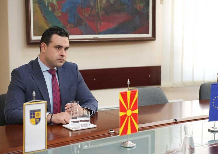 Заменик претседателот на Владата, Бојан Маричиќ и министерката за труд и социјална политика, Јована Тренчевска во посета на Струмица