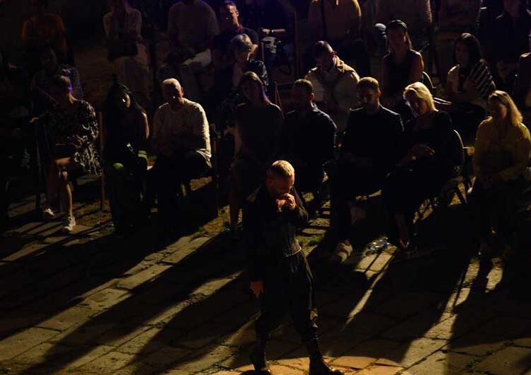 Васил Гарванлиев синоќа одржа концерт во Куршумли Ан во Скопје, утре и во Струмица